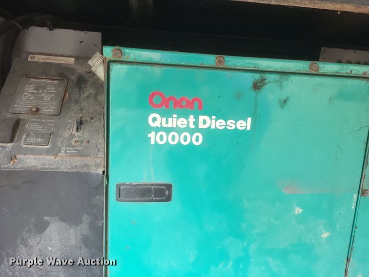 image for item DR4760 2006 Volvo  VNL toy hauler RV