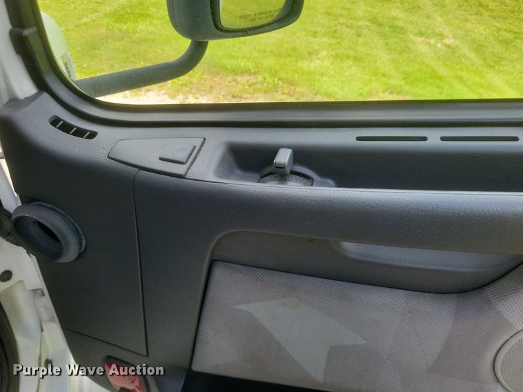 image for item DR4760 2006 Volvo  VNL toy hauler RV