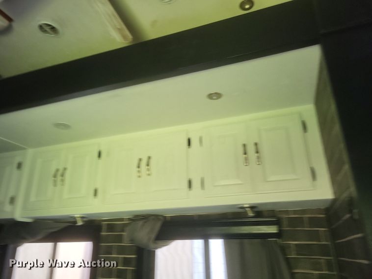 image for item DR4760 2006 Volvo  VNL toy hauler RV