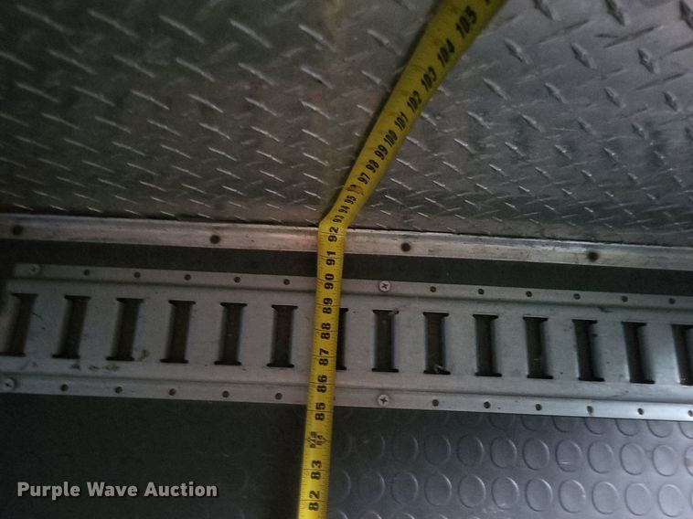 image for item DR4760 2006 Volvo  VNL toy hauler RV