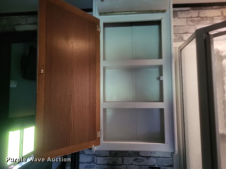 image for item DR4760 2006 Volvo  VNL toy hauler RV