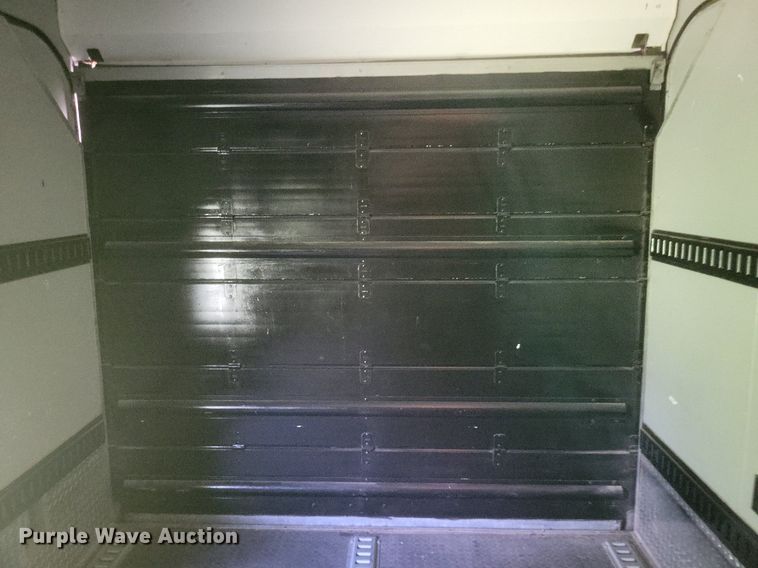 image for item DR4760 2006 Volvo  VNL toy hauler RV