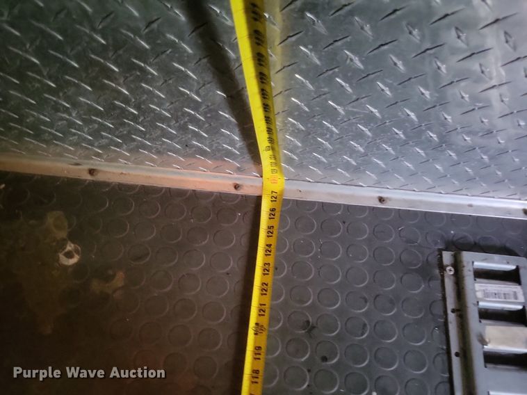 image for item DR4760 2006 Volvo  VNL toy hauler RV