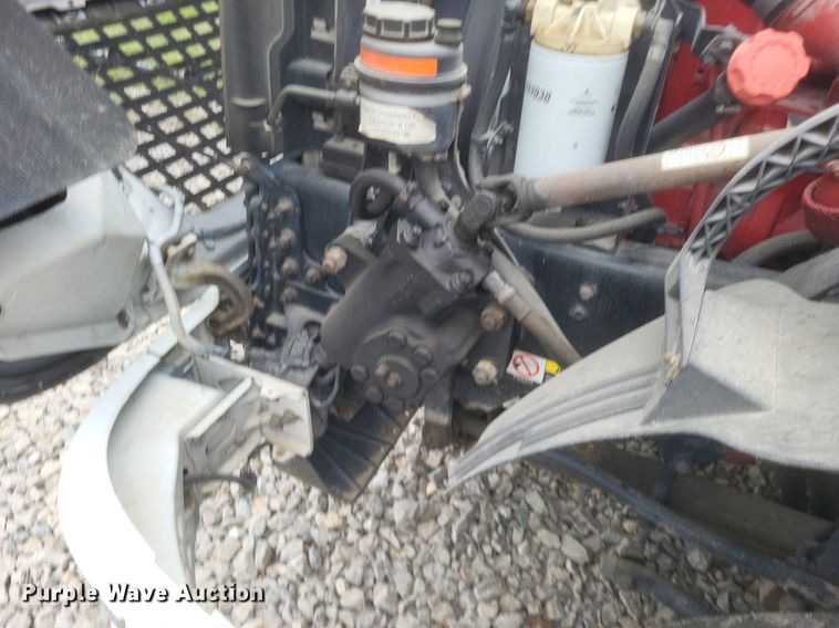 image for item DR4760 2006 Volvo  VNL toy hauler RV