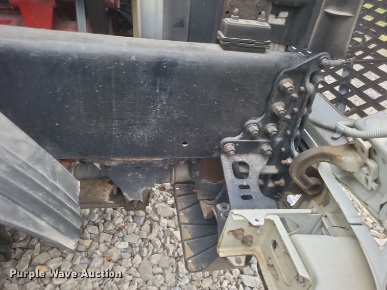 image for item DR4760 2006 Volvo  VNL toy hauler RV