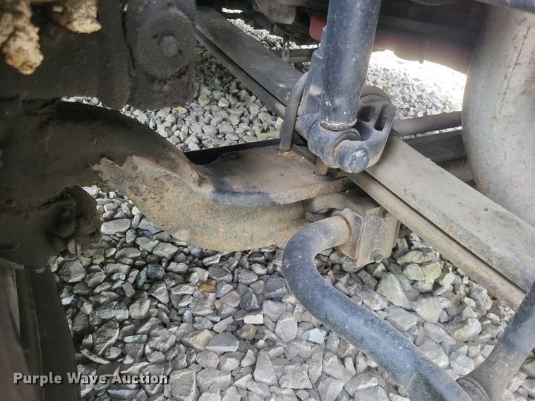 image for item DR4760 2006 Volvo  VNL toy hauler RV