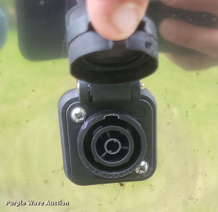 image for item DR4761 2012 BMS Navigo SS22R enclosed cargo trailer