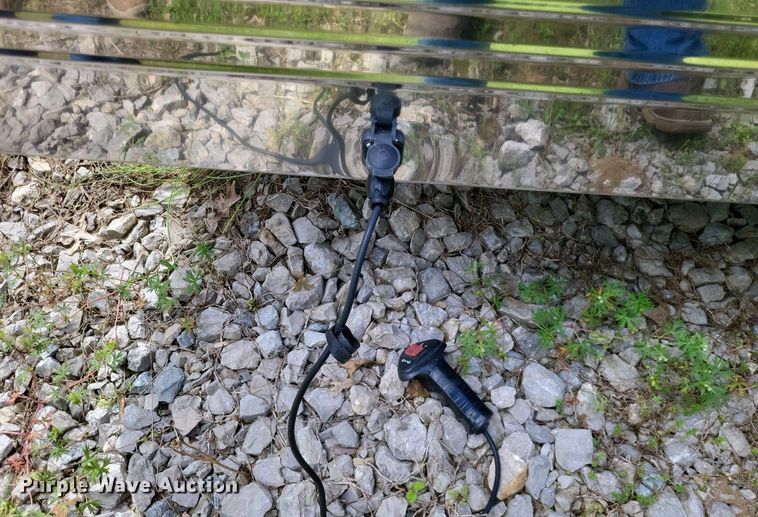 image for item DR4761 2012 BMS Navigo SS22R enclosed cargo trailer