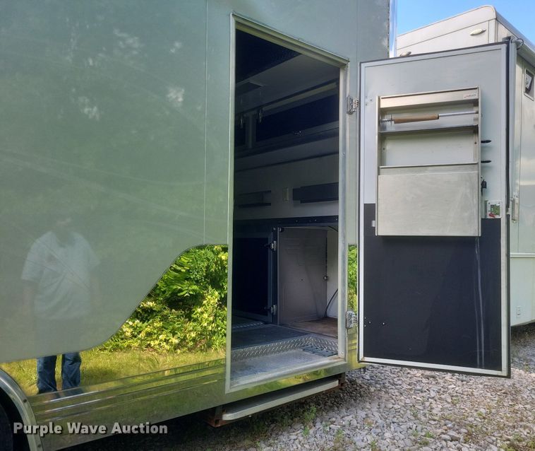 image for item DR4761 2012 BMS Navigo SS22R enclosed cargo trailer