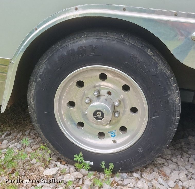 image for item DR4761 2012 BMS Navigo SS22R enclosed cargo trailer