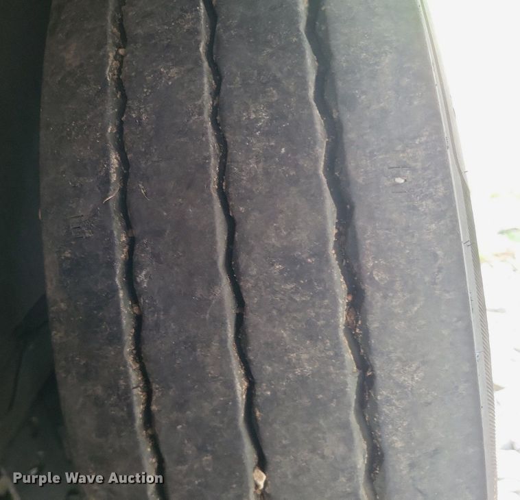 image for item DR4761 2012 BMS Navigo SS22R enclosed cargo trailer