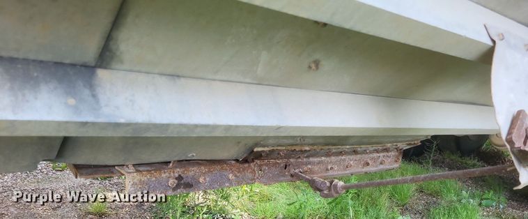 image for item DR4771 1995 Jetco grain trailer