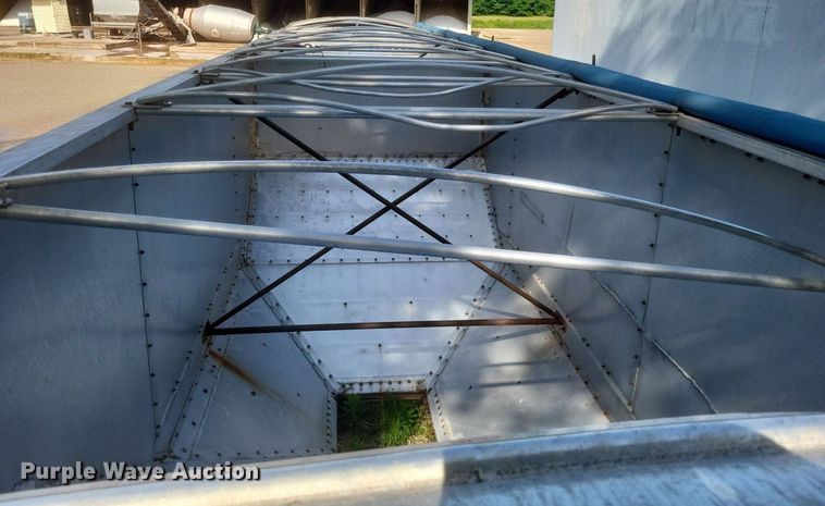image for item DR4771 1995 Jetco grain trailer