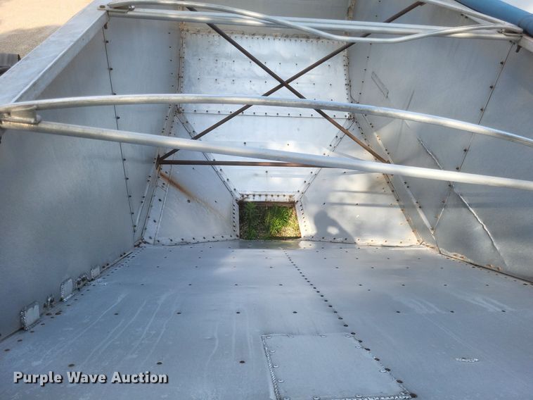 image for item DR4771 1995 Jetco grain trailer