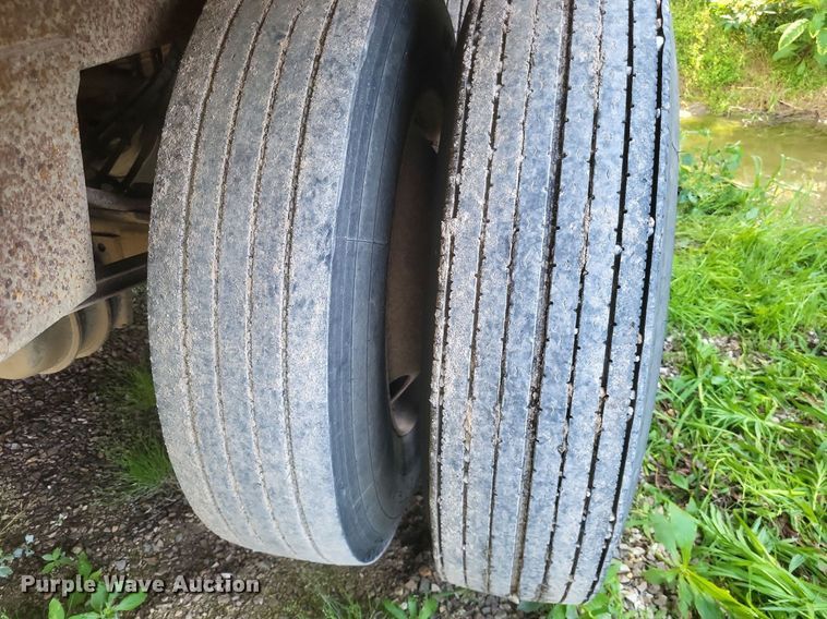 image for item DR4771 1995 Jetco grain trailer