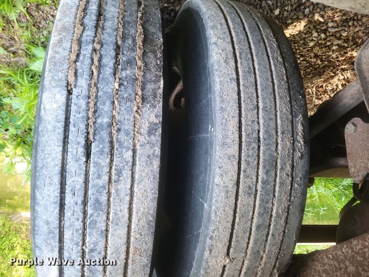 image for item DR4771 1995 Jetco grain trailer