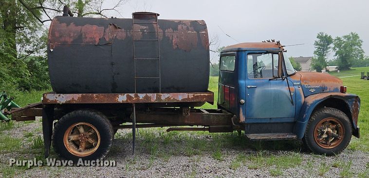 image for item DR8601 1971 International Harvester  Loadstar 1600 water truck