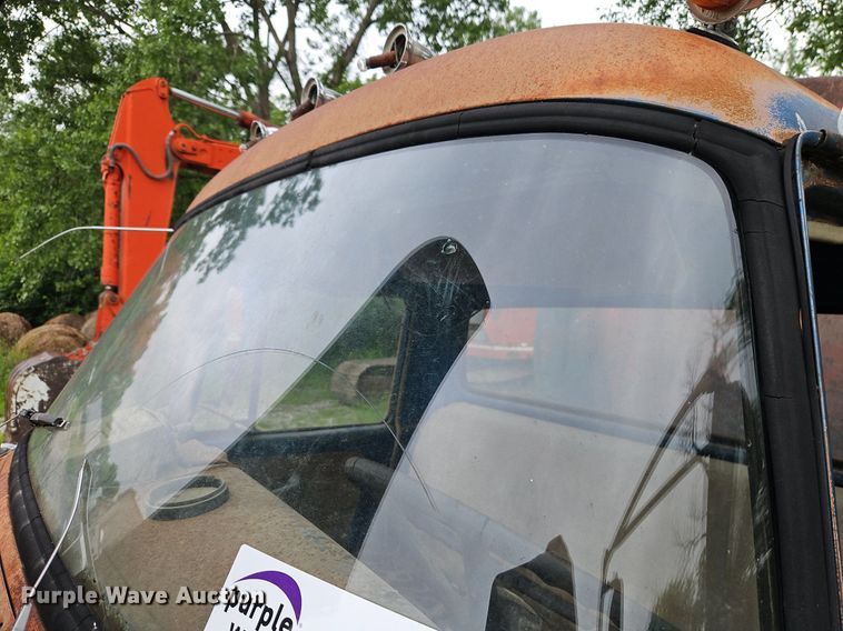 image for item DR8601 1971 International Harvester  Loadstar 1600 water truck