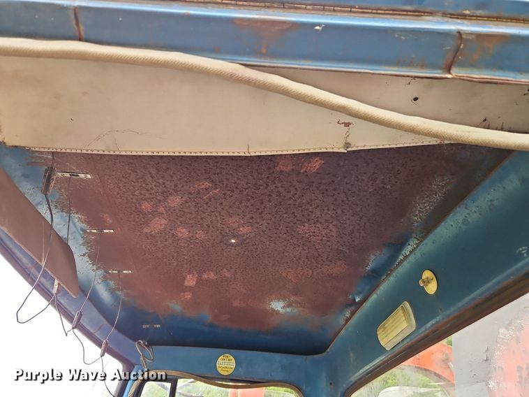 image for item DR8601 1971 International Harvester  Loadstar 1600 water truck