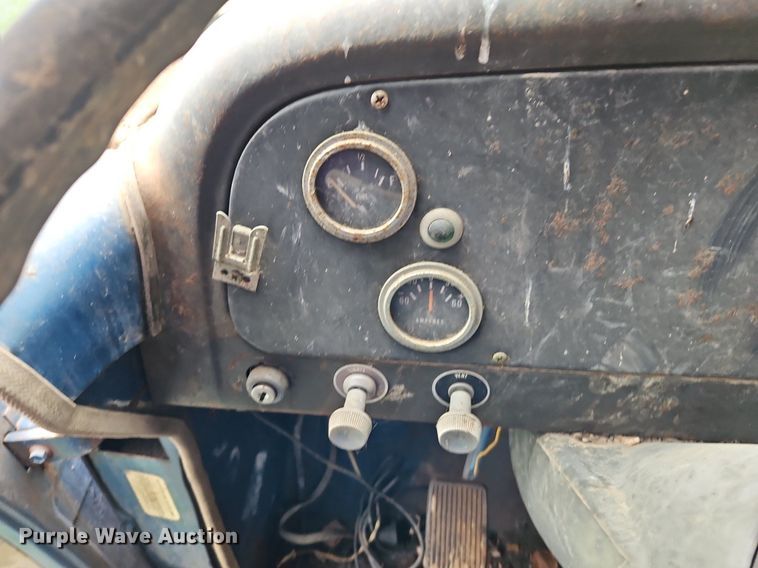 image for item DR8601 1971 International Harvester  Loadstar 1600 water truck