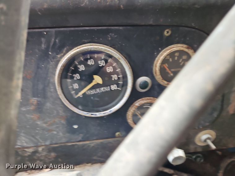 image for item DR8601 1971 International Harvester  Loadstar 1600 water truck