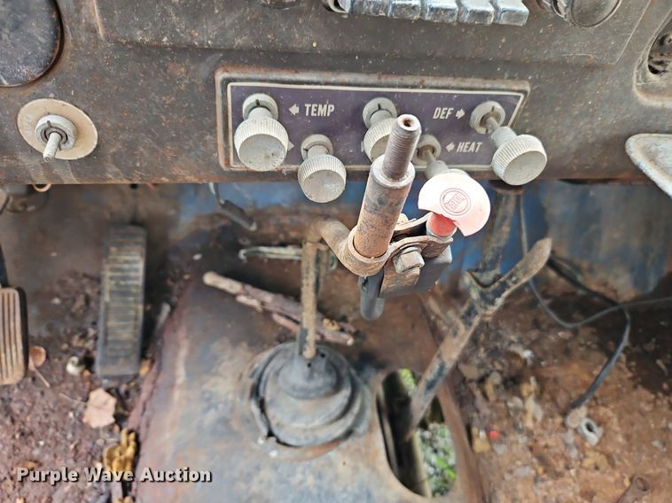 image for item DR8601 1971 International Harvester  Loadstar 1600 water truck