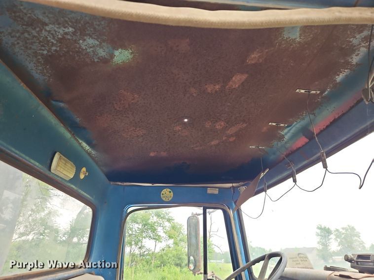 image for item DR8601 1971 International Harvester  Loadstar 1600 water truck