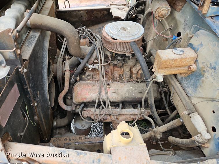 image for item DR8601 1971 International Harvester  Loadstar 1600 water truck