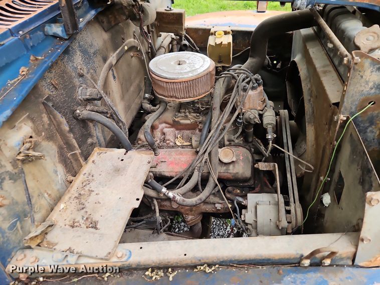 image for item DR8601 1971 International Harvester  Loadstar 1600 water truck