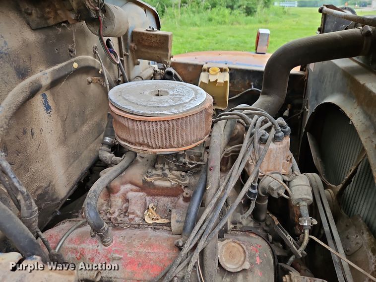 image for item DR8601 1971 International Harvester  Loadstar 1600 water truck