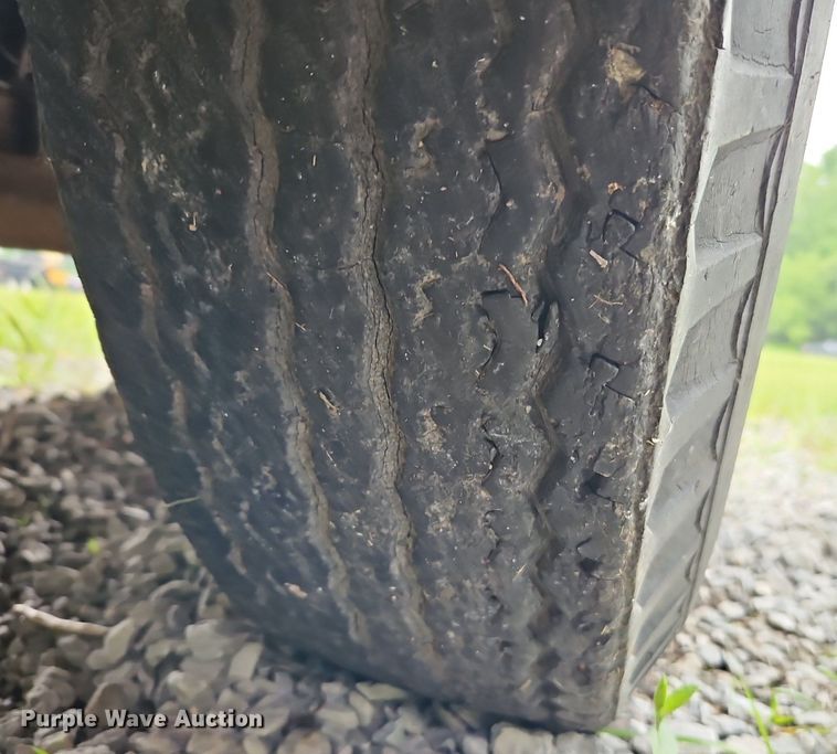 image for item DR8601 1971 International Harvester  Loadstar 1600 water truck