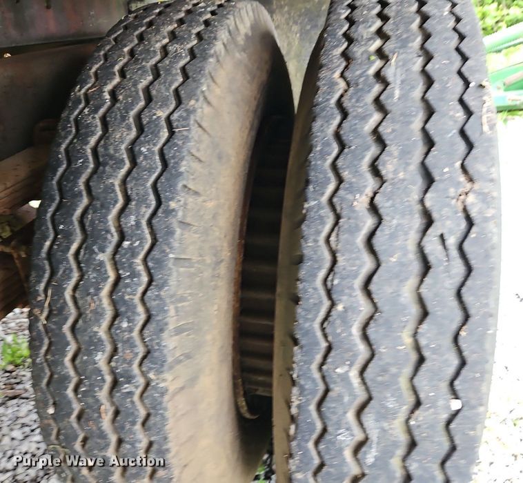 image for item DR8601 1971 International Harvester  Loadstar 1600 water truck