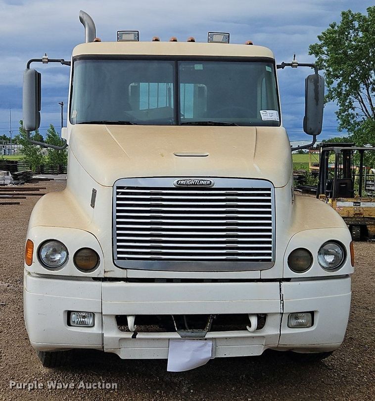 image for item DR8613 2003 Freightliner  Century semi truck