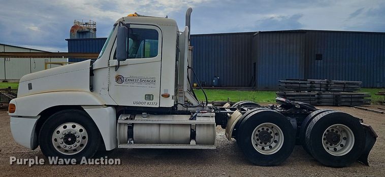 image for item DR8613 2003 Freightliner  Century semi truck