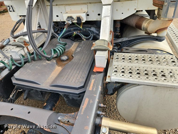 image for item DR8613 2003 Freightliner  Century semi truck