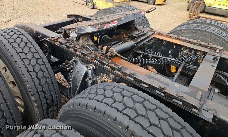 image for item DR8613 2003 Freightliner  Century semi truck