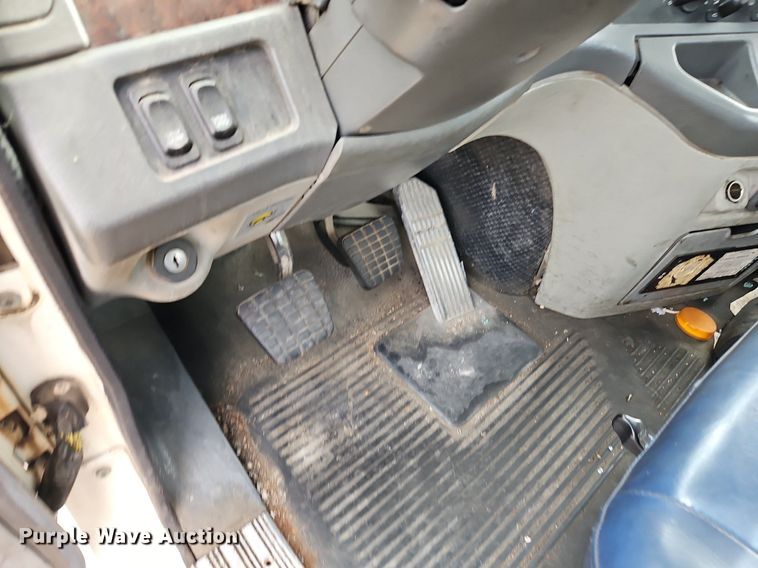 image for item DR8613 2003 Freightliner  Century semi truck