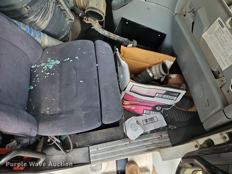 image for item DR8613 2003 Freightliner  Century semi truck