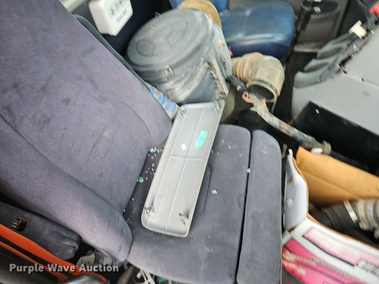 image for item DR8613 2003 Freightliner  Century semi truck