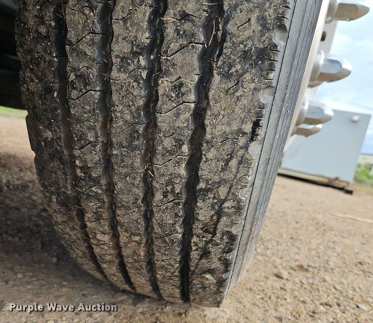 image for item DR8613 2003 Freightliner  Century semi truck