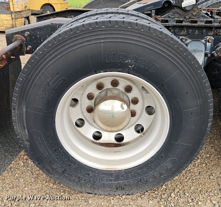 image for item DR8613 2003 Freightliner  Century semi truck