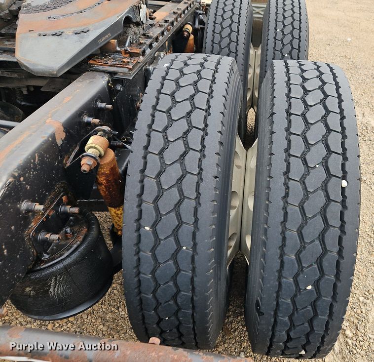 image for item DR8613 2003 Freightliner  Century semi truck