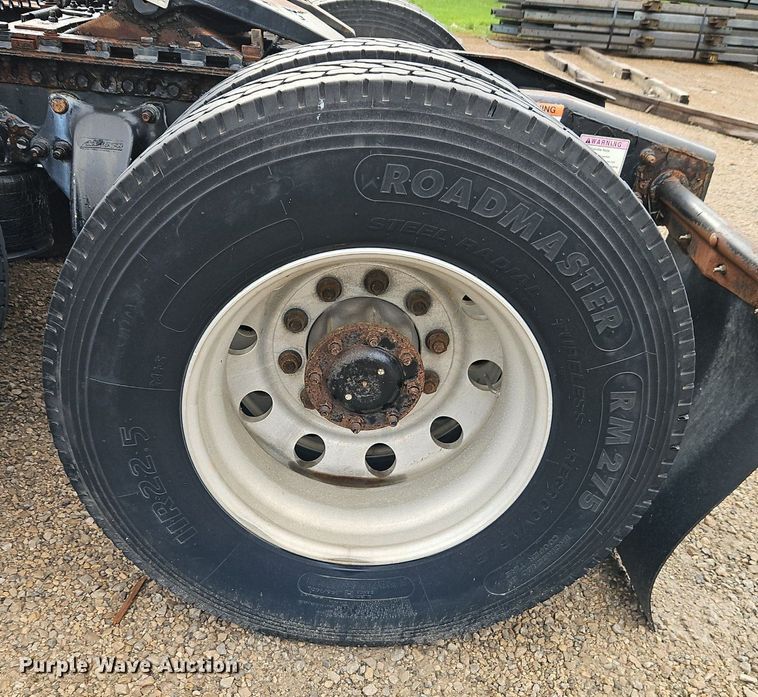 image for item DR8613 2003 Freightliner  Century semi truck