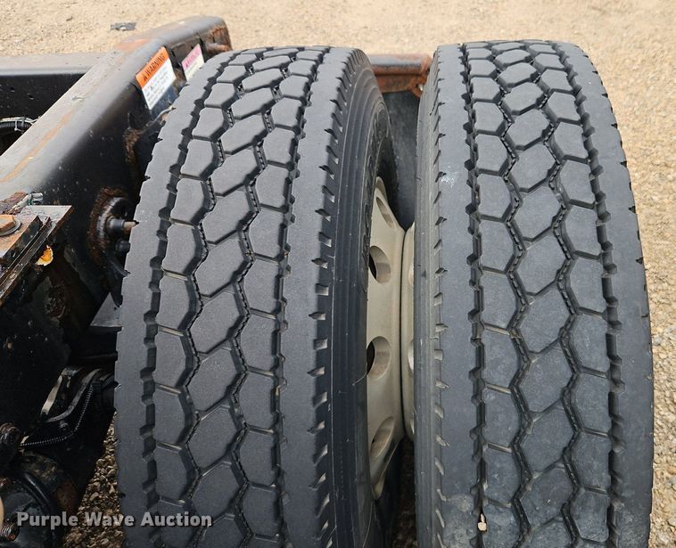 image for item DR8613 2003 Freightliner  Century semi truck