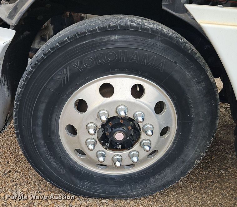 image for item DR8613 2003 Freightliner  Century semi truck