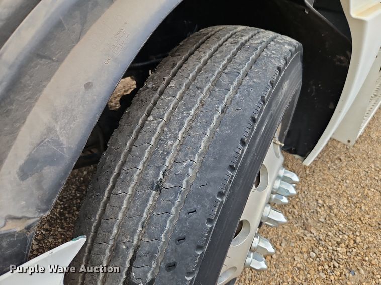 image for item DR8613 2003 Freightliner  Century semi truck