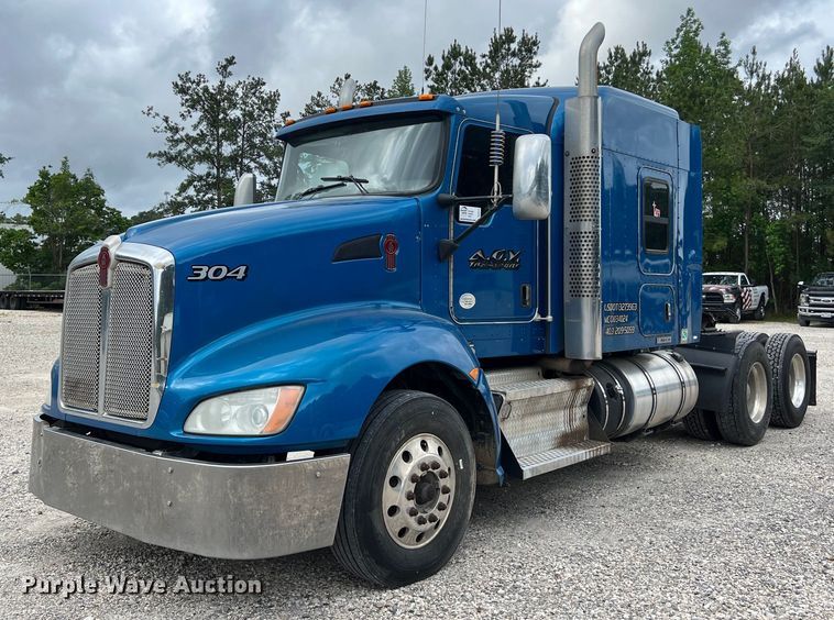 image for item DS3010 2013 Kenworth T660 semi truck