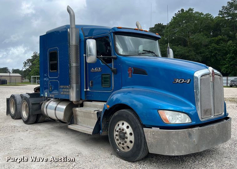 image for item DS3010 2013 Kenworth T660 semi truck