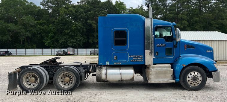image for item DS3010 2013 Kenworth T660 semi truck