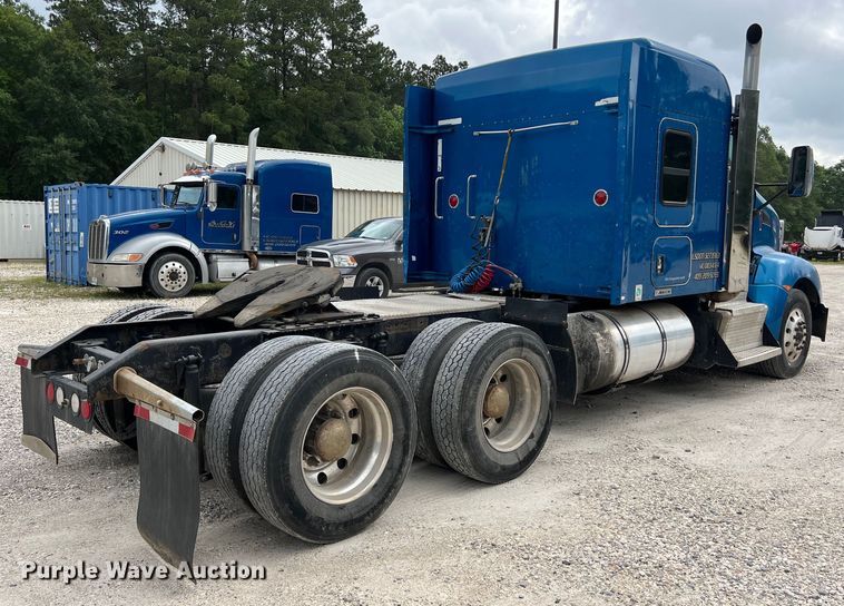 image for item DS3010 2013 Kenworth T660 semi truck